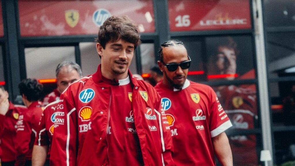 Charles Leclerc e Lewis Hamilton durante il GP di Australia 2025