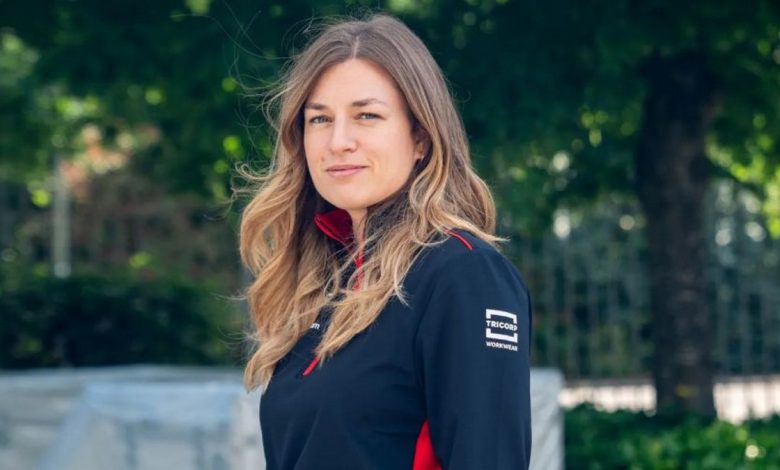 Ingengere di pista donna Laura Mueller ingegnere di pista Esteban Ocon Haas