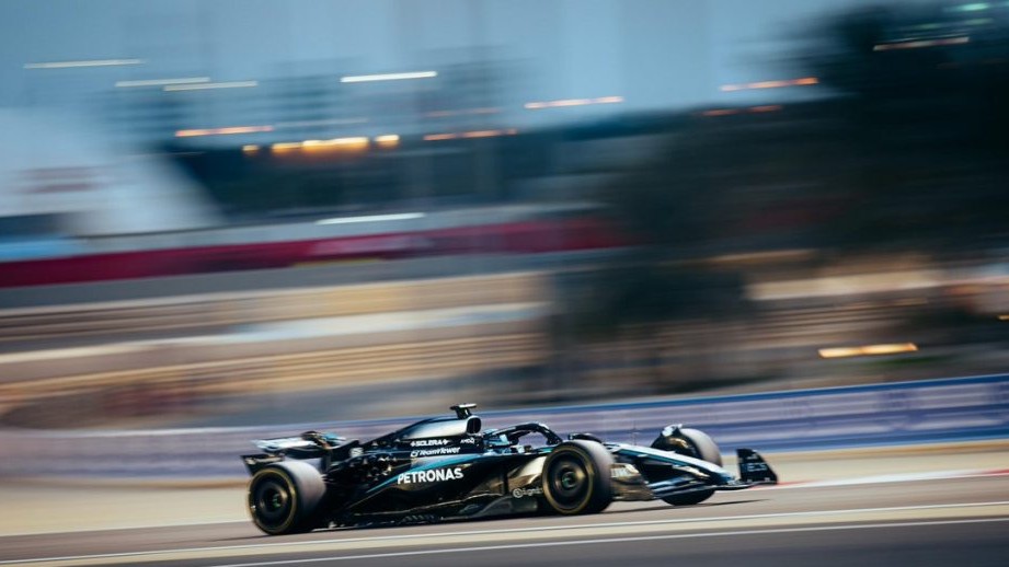 George Russell leader dell'ultima giornata di test sulla Mercedes W16