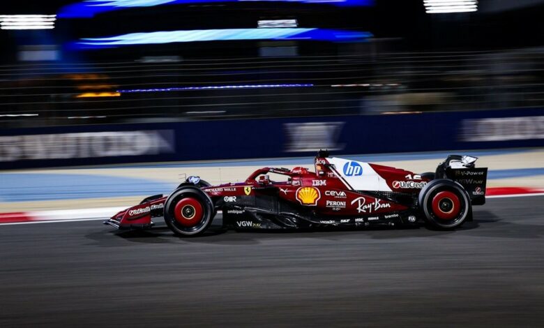 Ferrari SF-25 di Charles Leclerc durante i test pre-stagionali di F1