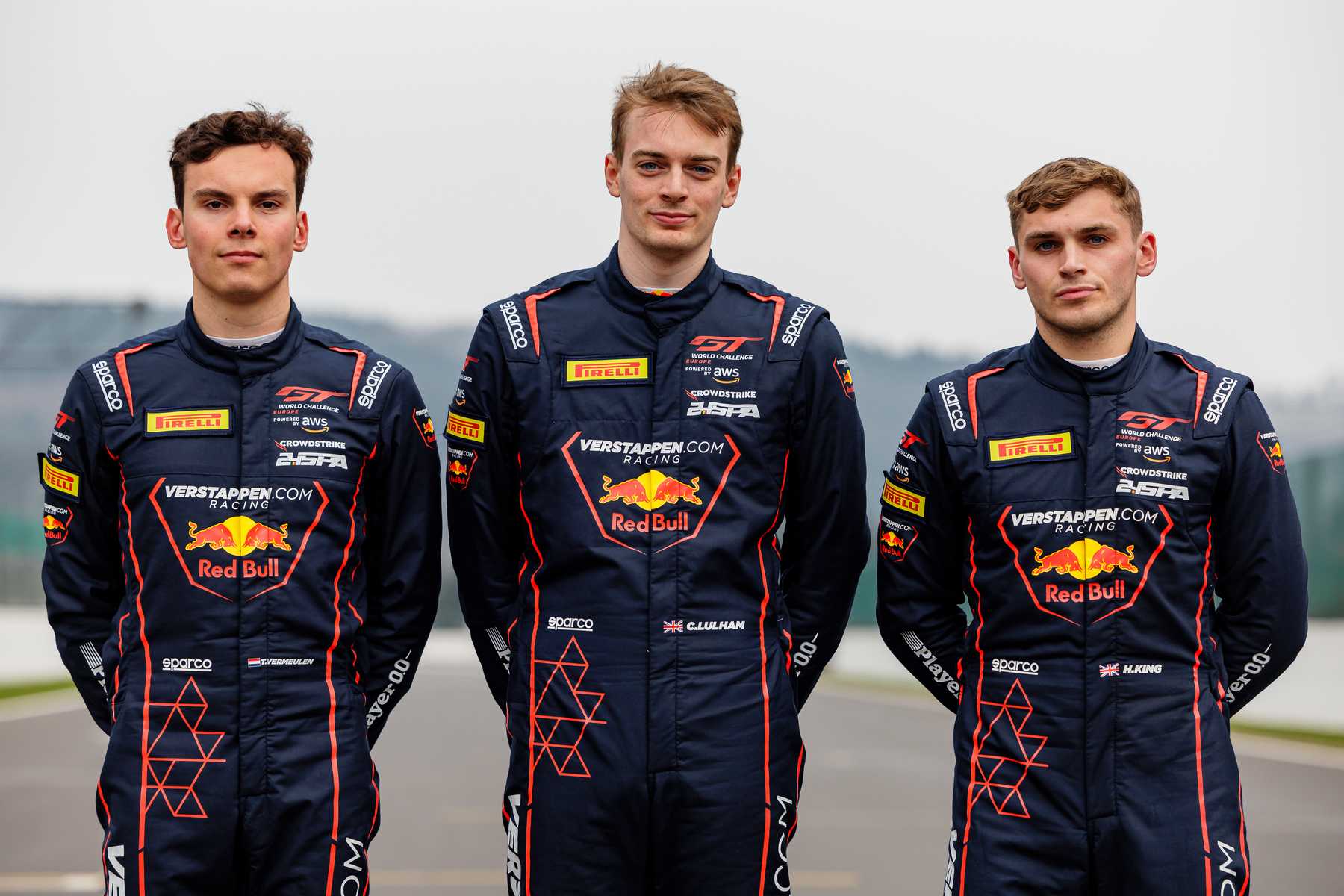 Abbigliamento racing Sparco per il team di Verstappen