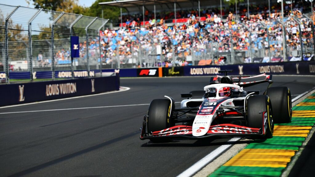 Haas VF-25 ad Albert Park, in Australia