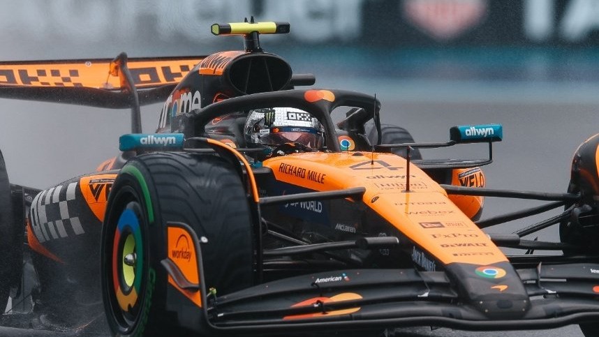 La sofisticatissima ala anteriore della McLaren che sfrutta il mini Drs