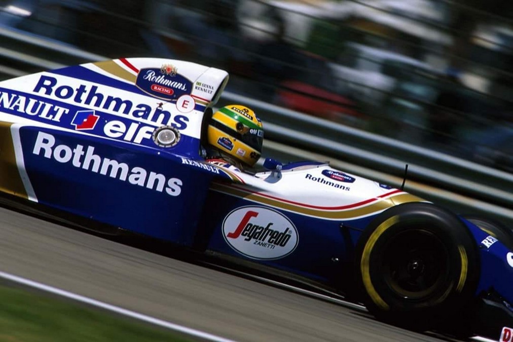 Ayrton Senna sul circuito di Imola sulla sua Williams FW16