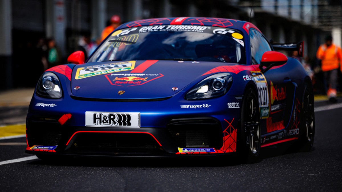 Max Verstappen Nurburgring Porsche Cayman GT4 com'è andato gara