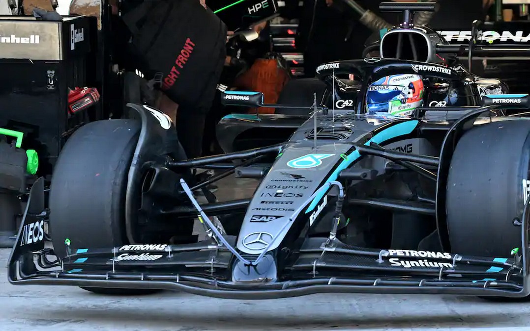 Nuova ala mobile Mercedes Test Abu Dhabi F1 2025
